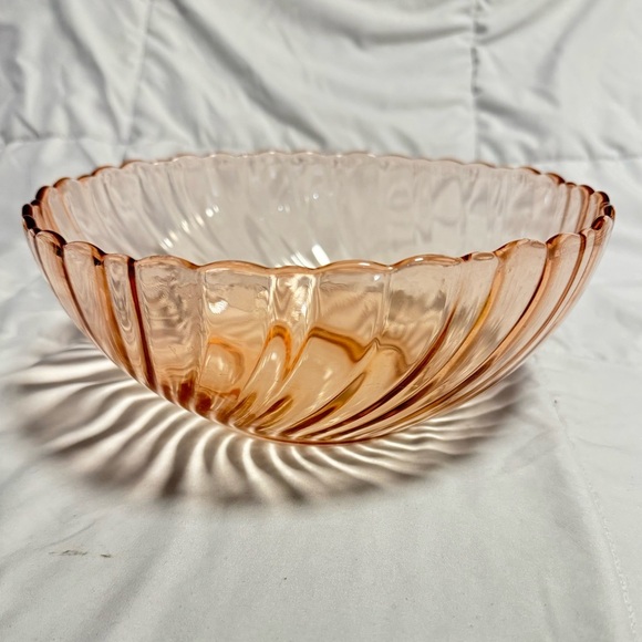Vintage Arcoroc France Rosaline Pink Glass Swirl Fruit Salad Bowl Cottagecore - Picture 4 of 9